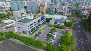 채무자 나무에 묶고 흉기로 찌른 30대 긴급 체포