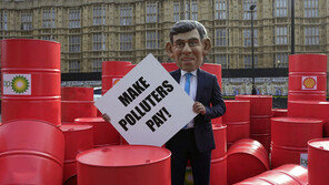 英, 환경공약 후퇴 준비…“기후변화 대처로 국민에 불이익 안돼”