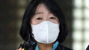 윤미향, 후원금 횡령액 1718만→7957만원… 기소 3년만에 의원직 상실형… 임기 채울듯