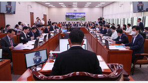 ‘탈북어민 강제북송 재발 방지’ 법안 국회 외통위 통과