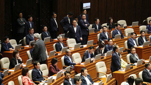 체포동의안 가결로 격랑에 휩싸인 민주…친명 vs 비명 갈라서나