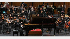 가을밤 물들이는 고품격 하모니