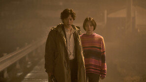 능청 퇴마사로 돌아온 강동원 “추석 흥행 부담되죠”