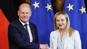 람페두사섬 난민 위기…伊총리, 獨총리에 난민단체 지원 항의 서한