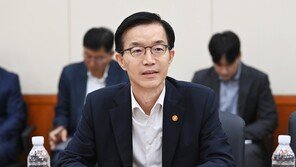방문규 산업장관 “추석 전 4분기 전기요금 결정 현실적으로 어렵다”