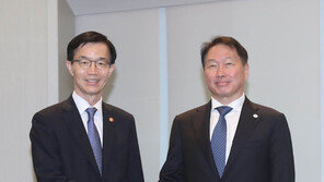 최태원 회장, 방문규 장관과 회담…경제계 현안-민관 협력방안 논의