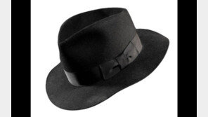 문워크때 관객에 ‘휙’…마이클 잭슨 페도라, 1억1000만원에 낙찰