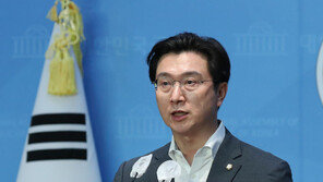 與 “민주, 방탄에 갇혀 정쟁만 골몰…일하는 국회, 국민께 보여줘야”