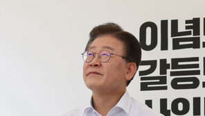 與 “이재명 영수회담 뜬금 떼쓰기…여야 대표회담이 순서”