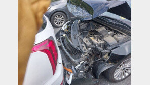 경남 통영 국도서 승용차-SUV 등 3중 추돌사고… 8명 부상