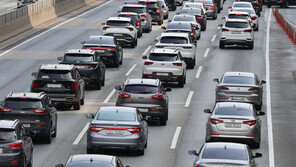 연휴 닷새째 귀경길 고속도로 정체…오후 3~4시 절정