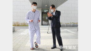 한 총리, 지뢰사고 병장 격려…“꿋꿋이 견뎌줘 고맙고 대견”