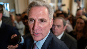 ‘美 권력서열 3위’ 매카시 하원의장, 234년 역사상 첫 해임