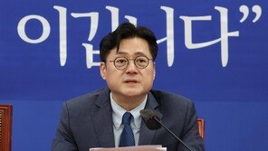 홍익표 “유인촌, ‘김윤아 발언’ 부적절…우린 이영애 문제 안삼아”