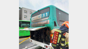 석촌역 주차 버스에 불…기사·승객 등 9명 대피