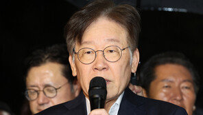 구속 피한 이재명, 내일 대장동 재판 첫 출석…법원, 연기 신청 불허