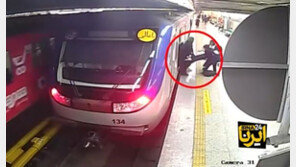 히잡 안 쓰고 지하철 탄 이란 소녀, 혼수상태…경찰 폭행 의혹