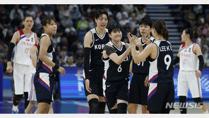 ‘박지수 더블더블’ 女농구, 북한 꺾고 동메달