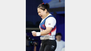 역도 간판 김수현, 76kg급 값진 동메달…3번째 도전 만에 입상
