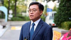 與 “진교훈 명함배포, 당선무효 가능”…野 “무효 사유 안돼”