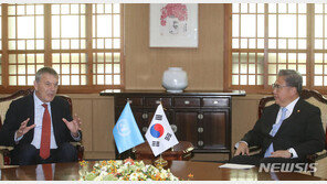 박진, 유엔 팔레스타인 난민기구 위원장 접견…“난민 지원 확대할 것”