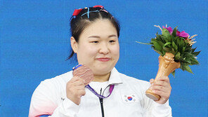 북한 코치가 “정신 바짝 차려”…女역도 김수현, 동메달 뒷이야기