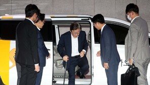 野 ‘채상병 특검 패스트트랙’ 지정 강행… 이재명, 택시 타고 본회의 참석해 투표 