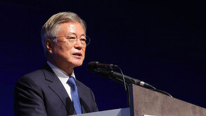 문재인 “‘文정부 부동산 정책’ 실책 있어…신뢰 잃어 뼈아파”