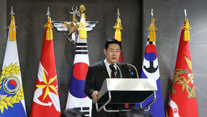 신원식 국방장관 취임…“적 압도하는 국방태세 구축”