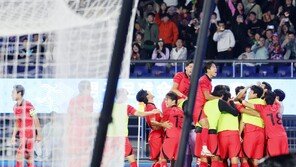 정우영·조영욱 ‘연속 골’… 日 꺾고 AG 최초 남자축구 3연패