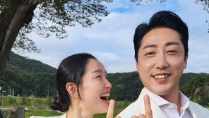 손헌수, 7세 연하 미모의 예비신부 공개…유쾌한 꽃반지 프러포즈