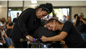 “하마스, 집에 불지른뒤 나오는 주민 사살” 학살 증언 쏟아져 