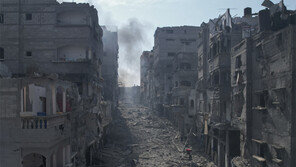 “물-전기 끊긴 가자지구, 중세시대로”… 230만명 생존 위기 