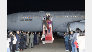 이스라엘 교민 태운 軍수송기에 일본인도 탑승…日외상 “진심으로 감사”