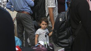 하마스 방해-주위엔 장벽…가자지구 주민들 필사의 탈출