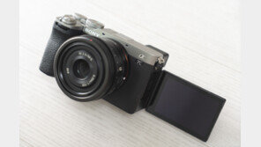 [리뷰] 영상 중심의 실용적 풀프레임 미러리스, 소니 A7C II