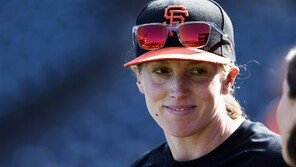 2연속 가을야구 실패 샌프란시스코… MLB 첫 여성 코치 내컨 ‘감독 면접’