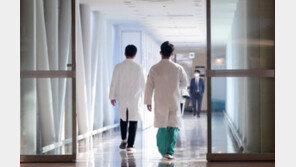 복지부 장관 “의사 증원, 더 이상 미룰 수 없다”