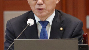 의대 정원 확대에 복지부 이관까지?…민주당 “일방적 추진” 문제제기