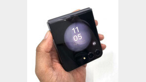 [리뷰] 신기함 넘어 활용성까지? 삼성 갤럭시 Z 플립5