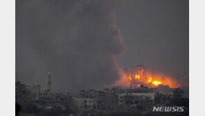팔 내무부 “이, 가자지구 난민캠프 2곳 공습…아이먼 노팔도 사망”