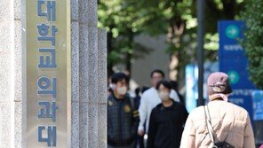 “의사 형들 증원 맛 좀 보라구”…의대정원 확대에 변호사가 올린 글 