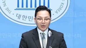 ‘이재명 법카 의혹’ 공익제보자 공개 회견…“李 부부, 명백한 범죄 행위”