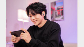 [IT애정남] 지연 현상 줄인 무선 게이밍 이어폰, 비결은 ‘2.4GHz 무선 연결’