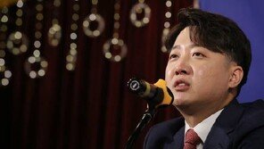 이준석, 일부 與의원 향해 “밥만 먹는 고양이들…도움 안 돼”