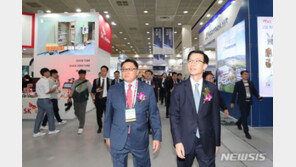 방문규 “수출테크기업 지원 방안 마련해 조만간 발표할 것”