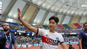 이강인, PSG 인기남…음바페 제치고 유니폼 판매 1위