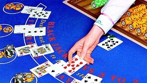 코로나 끝나자 방문객으로 북적… “자리 두고 30만원 웃돈 오가”