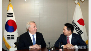 김기현, 인요한 접견…김 “잘 뒷받침” 인 “무서울 정도로 권한 부여”