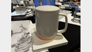 따뜻하게 컵도 데우고 스마트폰도 충전… 솔루엠, ‘스마트워머’ 내놨다